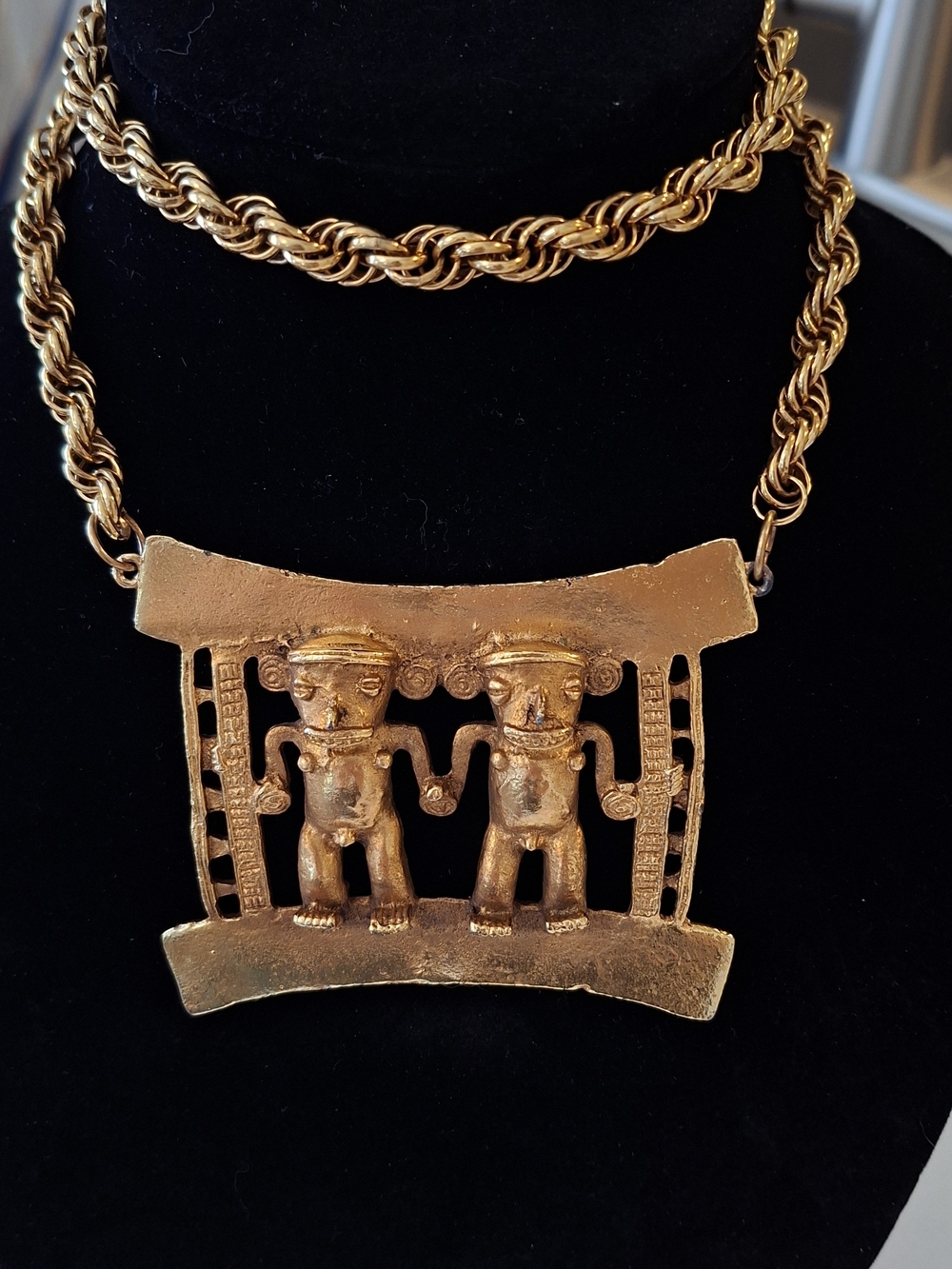 ALVA MUSEUM REPLICA DOUBLE FIGURE PENDANT AND THICK GOLDTONE CHAIN